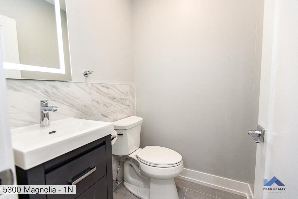 5300 N. Magnolia Ave. 5300 N. Magnolia Ave., Chicago, IL 60640 Andersonville - Leasing by Cross Street